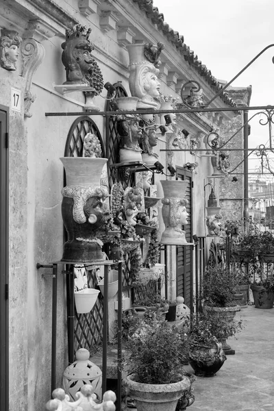 Italy Sicily Palazzolo Acreide Syracuse Province December 2019 Ceramic Statues — Stock Photo, Image