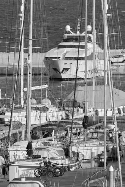 Italien Sicilien Medelhavet Marina Ragusa Ragusaprovinsen September 2020 Lyxjakter Hamnen — Stockfoto