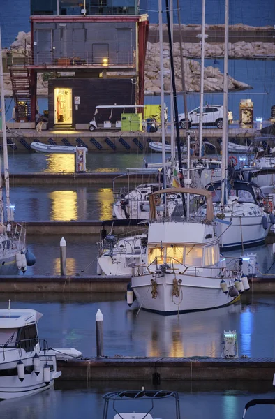 Italien Sicilien Medelhavet Marina Ragusa Ragusaprovinsen September 2020 Lyxjakter Hamnen — Stockfoto