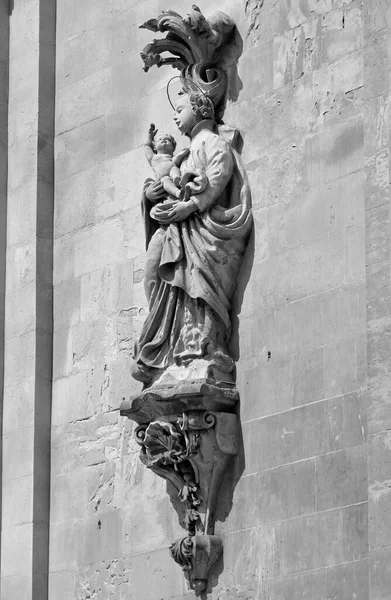 Italia Sicilia Scicli Provincia Ragusa Estatua Religiosa Fachada Barroca Catedral —  Fotos de Stock