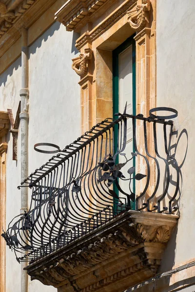 Italy Sicily Scicli Ragusa Province Baroque Palace Facade Balcony 18Th — Stock Photo, Image