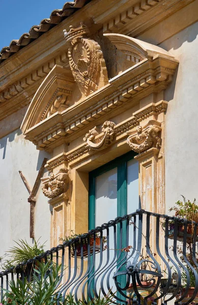 Italy Sicily Scicli Ragusa Province Baroque Palace Facade Balcony 18Th — Stock Photo, Image