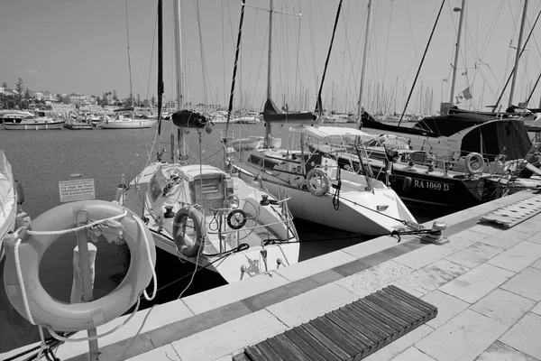 Italien Sicilien Medelhavet Marina Ragusa Ragusaprovinsen September 2020 Lyxjakter Hamnen — Stockfoto