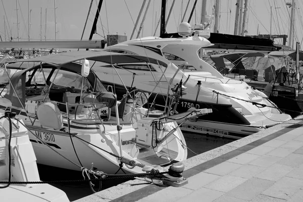 Italien Sicilien Medelhavet Marina Ragusa Ragusaprovinsen September 2020 Lyxjakter Hamnen — Stockfoto
