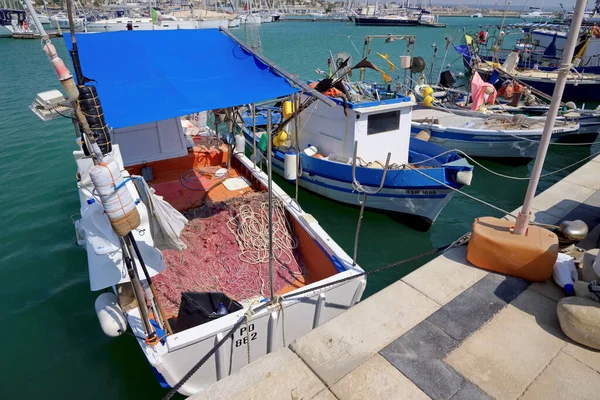 Italia Sicilia Marina Ragusa Provincia Ragusa Barcos Pesqueros Sicilianos Madera — Foto de Stock