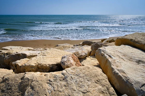 Italien Sizilien Mittelmeer Südöstliche Sandküste Wellenbrecher Kaukasusstrand Provinz Ragusa — Stockfoto