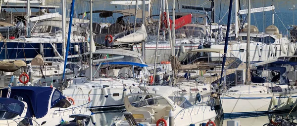 Italien Sicilien Medelhavet Marina Ragusa Ragusaprovinsen Oktober 2020 Lyxjakter Hamnen — Stockfoto