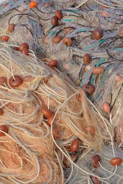 İtalya, Sicilya, Marina di Ragusa (Ragusa Eyaleti), limanda balıkçı ağları