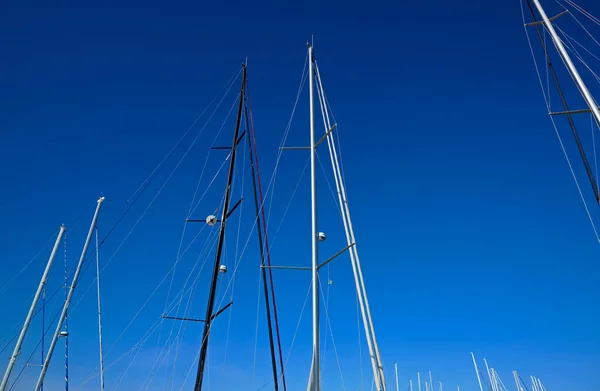 Italien Sicilien Medelhavet Marina Ragusa Ragusaprovinsen Oktober 2020 Segelbåtsmaster Hamnen — Stockfoto