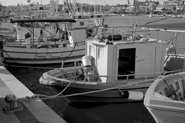 Itálie Sicílie Marina Ragusa Provincie Ragusa Sicilské Dřevěné Rybářské Lodě — Stock fotografie