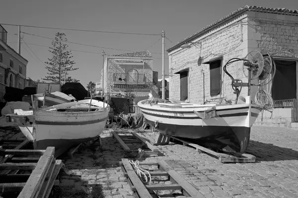 Itálie Sicílie Středozemní Moře Sampieri Provincie Ragusa Místní Rybářské Lodě — Stock fotografie