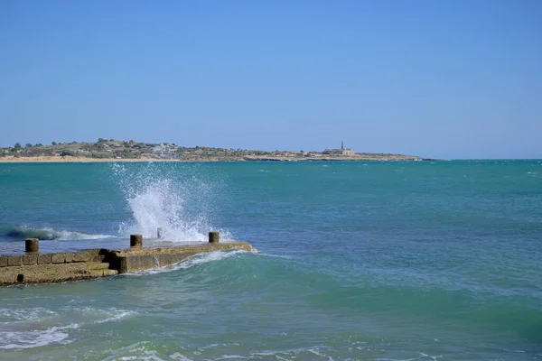 イタリア シチリア島 地中海 サンピエリ ラグーザ州 シチリア南東部の岩の海岸線の景色 — ストック写真