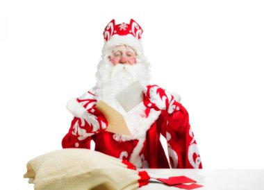 Noel Baba beyaz arka plan üzerinde izole. Ded moroz