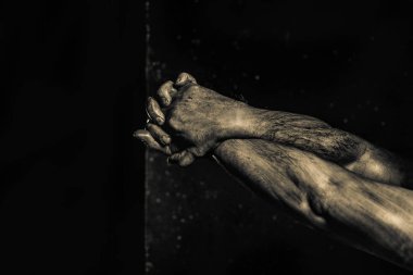 Yakın çekim, bir kol mans. Düşük anahtar ateş.