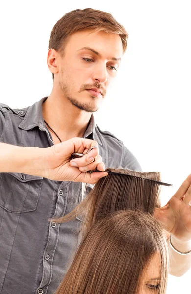 Coiffeur Professionnel Avec Modèle Cheveux Longs Isolé Sur Fond Blanc — Photo