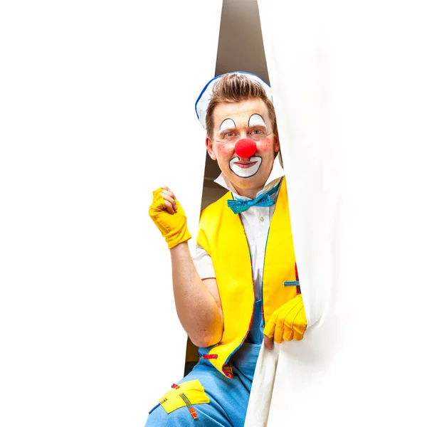 Un clown drôle avec une expression joyeuse et souriante — Photo