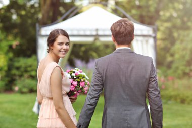 Güzel düğün çifti düğün keyfi