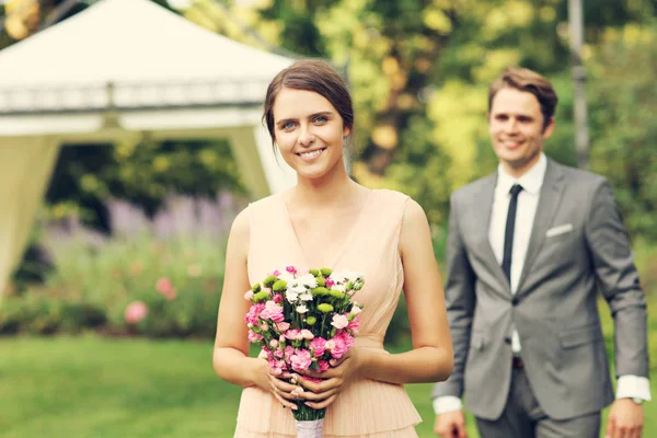 Güzel düğün çifti düğün keyfi