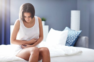 Yetişkin kadın sabah duygu hasta uyanma