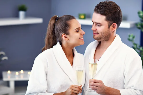 Adult happy couple relaxing in spa salon — Stock Photo, Image