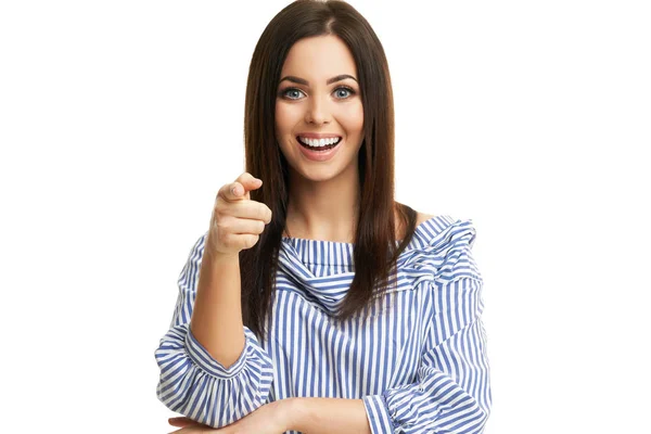 Caucásica morena mujer divirtiéndose y sonriendo aislado sobre fondo blanco — Foto de Stock