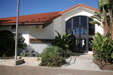 San Clemente, California - ABD - 1 Ocak 2023 San Clemente Kütüphanesi. Halk Kütüphanesi.