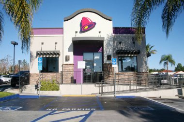 Taco Bell restoranı, fast food konsepti.