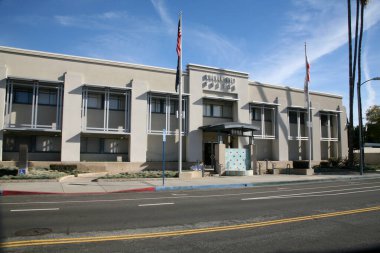 Culver City Polis Departmanı binası mavi gökyüzü