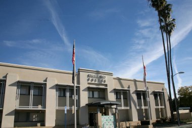 Culver City Polis Departmanı binası mavi gökyüzü