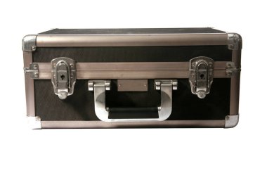 Metal kutu beyaz arkaplanda izole.