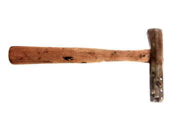 Beyaz arka planda izole edilmiş tahta sopalı çekiç.