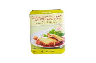 Marinara soslu parmesanlı tavuk göğsü.