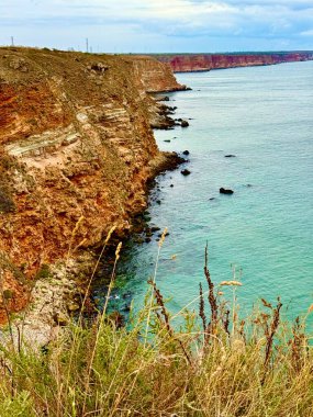 Deniz kıyısının güzel manzarası