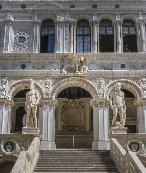 Ladder Giants Palace Doges Venice Italy — Stock Photo, Image