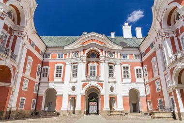 Benedictine Manastırı'Broumov Çek Cumhuriyeti'nde en eski Benedictine manastır biridir