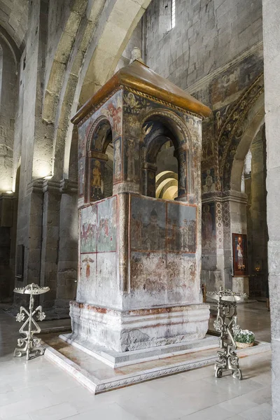 石冠与 Xvii 世纪的壁画代表生活创造的柱子的柱子的地方在 Svetitskhoveli 大教堂 姆茨赫塔 格鲁吉亚 — 图库照片