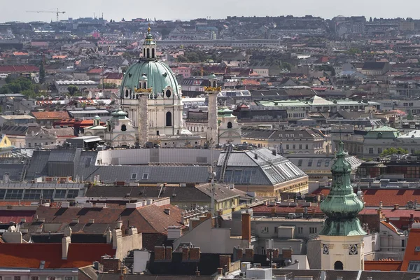 从圣斯蒂芬大教堂钟楼上观看维也纳和圣彼得大教堂 奥地利 — 图库照片