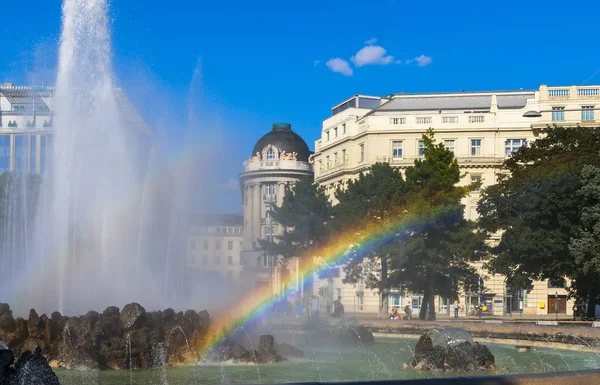 Arcobaleno Nella Fontana Vienna Austria — Foto Stock
