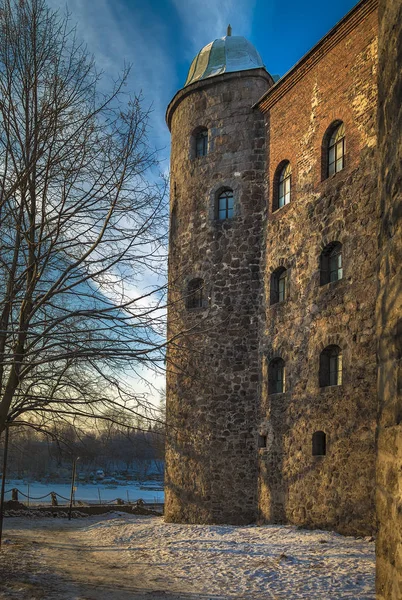 Parede Castelo Uma Das Torres Castelo Vyborg Nos Raios Sol — Fotografia de Stock