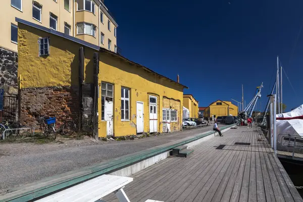 O piso de madeira no cais em Estocolmo — Fotografia de Stock