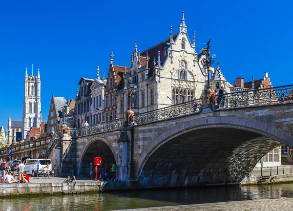 Embankment av Lys River och St Michael ' s Bridge — Stockfoto