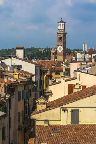 Torre Lamberti é a torre mais alta de Verona — Fotografia de Stock