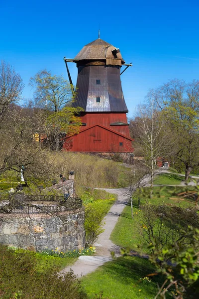 Zweden Stockholm Vroeg Het Voorjaar Landschap Met Een Oude Windmolen — Stockfoto