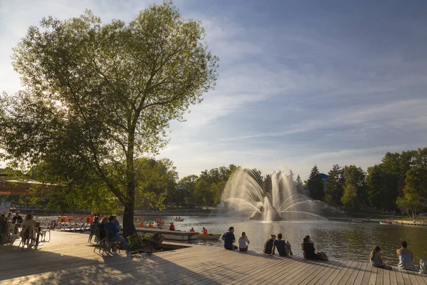 Russie Moscou Septembre 2019 Fontaine Pointes Sur Étang Centre Exposition — Photo