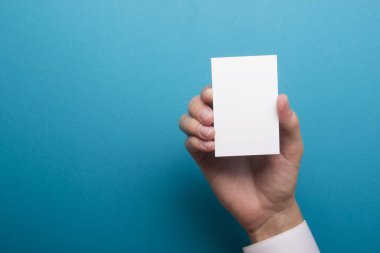 Soyut arka planda kartviziti boş tutma