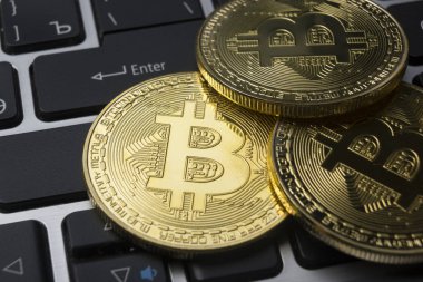 Bitcoin altın para. Kripto para birimi konsepti. Sanal para birimi arkaplanı.