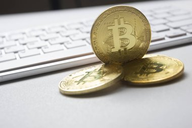 Bitcoin altın para. Kripto para birimi konsepti. Sanal para birimi arkaplanı.