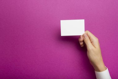 Soyut arka planda kartviziti boş tutma