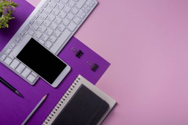Ofis resepsiyon masası malzemeleri ile. Düz yatıyordu iş işyeri ve nesneleri. Üstten Görünüm. Metin için yer kopyalayın