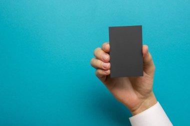 Soyut arka planda kartviziti boş tutma